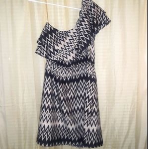 One shoulder dress  black and cream